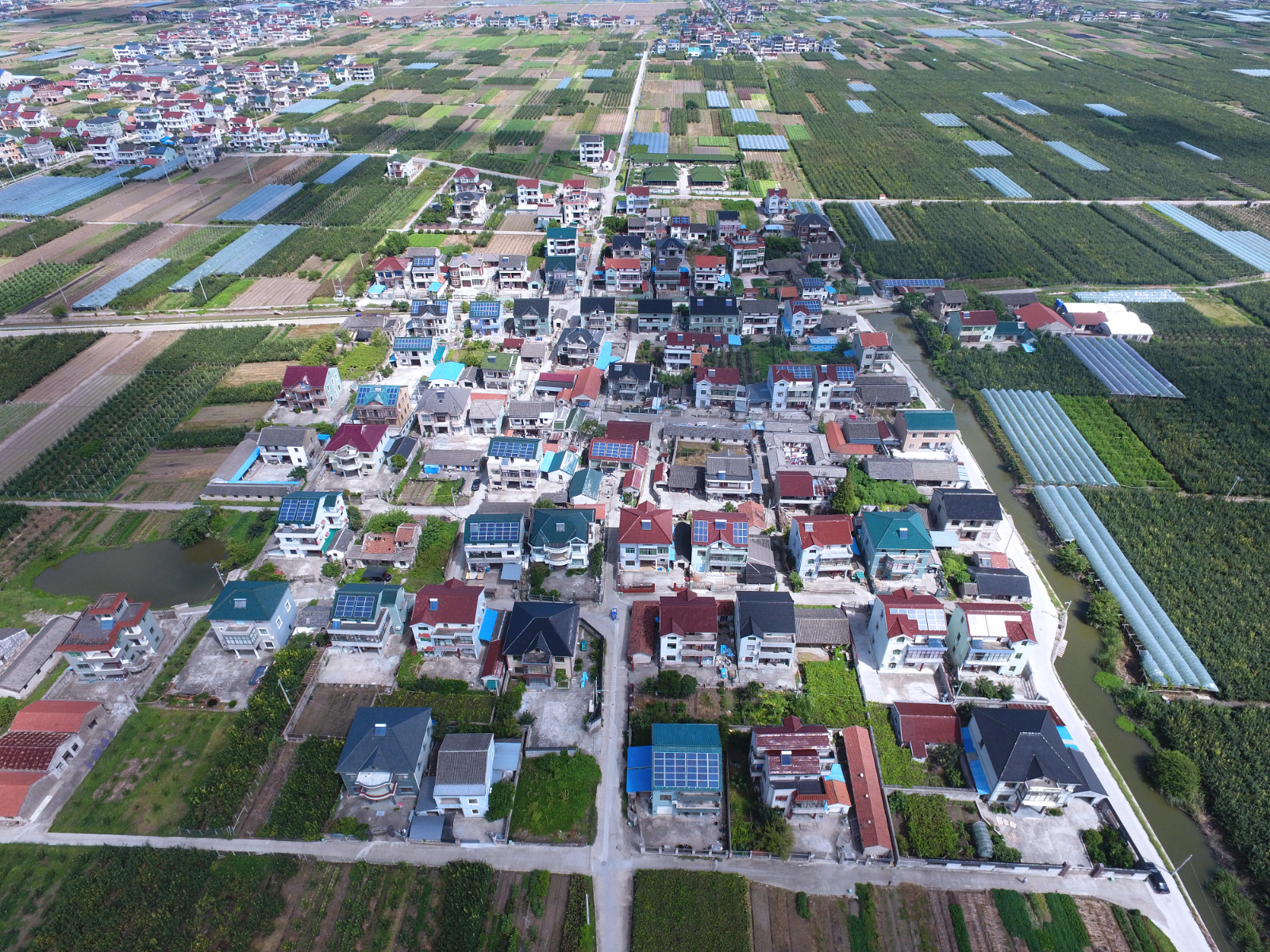 2023年户用分布式光伏政策扶持强、市场需求大、装机规模大